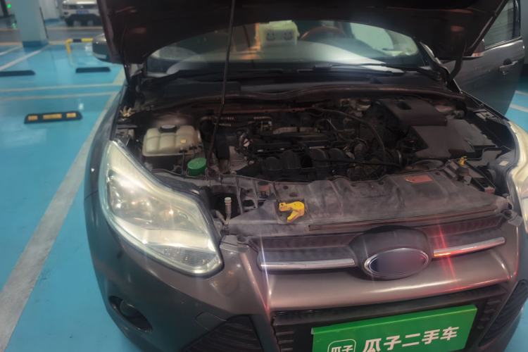 Used Ford Focus 2012 Sedan 1.6L Automatic Comfort Model Engine Bay Right