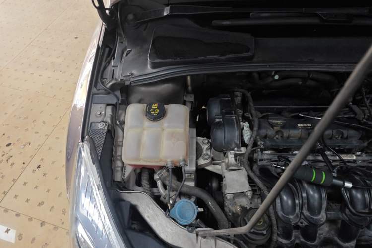 Used Ford Focus 2012 Sedan 1.6L Automatic Fashion Edition Engine Bay Right