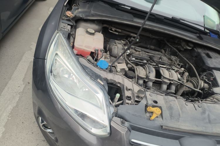 Used Ford Focus 2012 Sedan 1.6L Automatic Fashion Edition Engine Bay Right