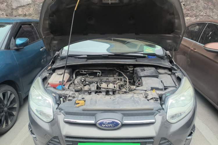 Used Ford Focus 2012 Sedan 1.6L Automatic Fashion Edition Engine Bay