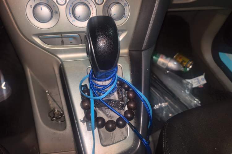 Used Ford Focus 2012 Sedan 1.6L Automatic Comfort Model Gear Lever