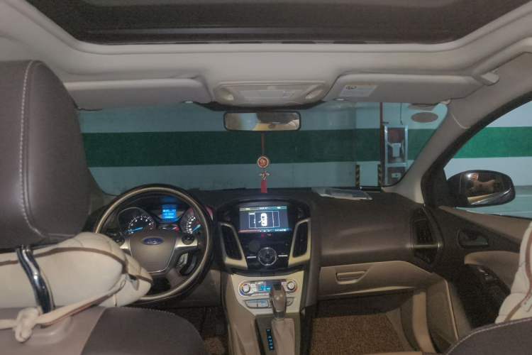 Used Ford Focus 2012 Sedan 1.6L Automatic Fashion Edition Headliner