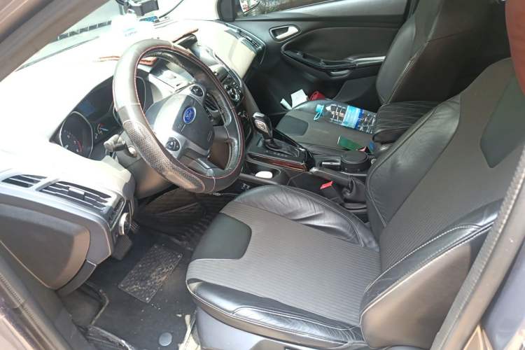 Used Ford Focus 2012 Sedan 1.6L Automatic Fashion Edition Left Front Seat
