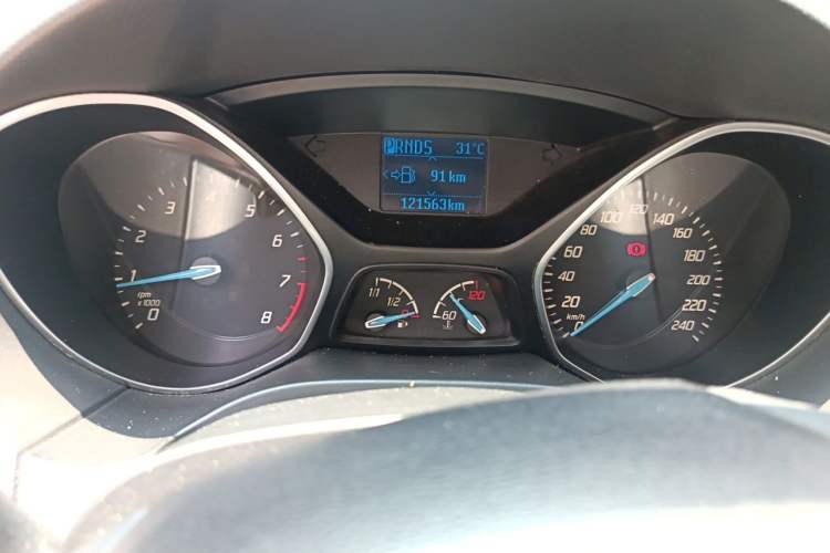 Used Ford Focus 2012 Sedan 1.6L Automatic Fashion Edition Odometer Close Up