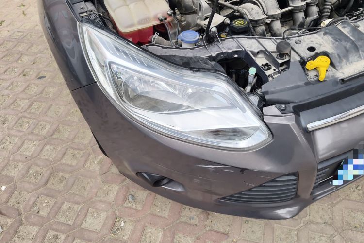 Used Ford Focus 2012 Sedan 1.6L Automatic Comfort Model Right Front Headlight