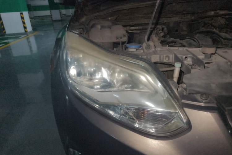 Used Ford Focus 2012 Sedan 1.6L Automatic Fashion Edition Right Front Headlight