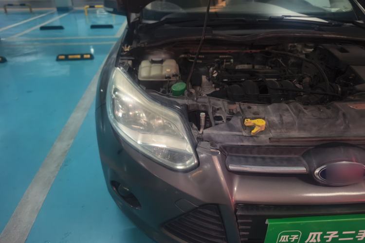 Used Ford Focus 2012 Sedan 1.6L Automatic Comfort Model Right Front Headlight