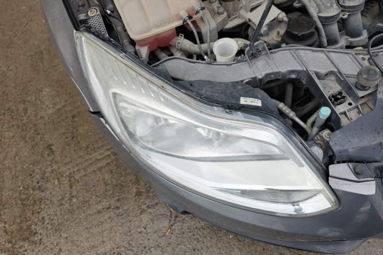 Used Ford Focus 2012 Sedan 1.6L Automatic Comfort Model Right Front Headlight