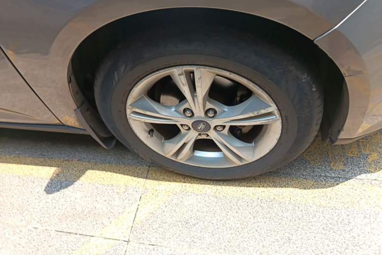 Used Ford Focus 2012 Sedan 1.6L Automatic Fashion Edition Right Front Wheel Hub