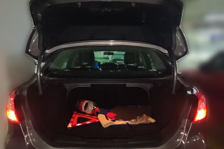 Used Ford Focus 2012 Sedan 1.6L Manual Fashion Edition Trunk