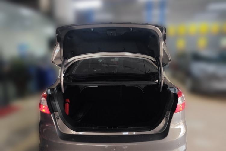 Used Ford Focus 2012 Sedan 1.6L Automatic Fashion Edition Trunk