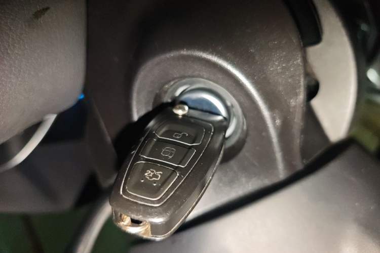 Used Ford Focus 2012 Sedan 1.6L Manual Fashion Edition Vehicle Key