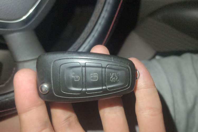 Used Ford Focus 2012 Sedan 1.6L Automatic Fashion Edition Vehicle Key