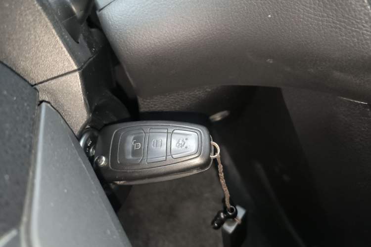 Used Ford Focus 2012 Sedan 1.6L Automatic Fashion Edition Vehicle Key