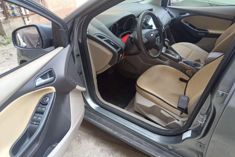Used Ford Focus 2012 Sedan 1.6L Automatic Comfort Model Driver Seat
