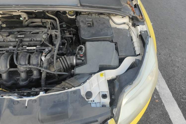 Used Ford Focus 2012 Hatchback 1.6L Automatic Fashion Edition Engine Bay Left