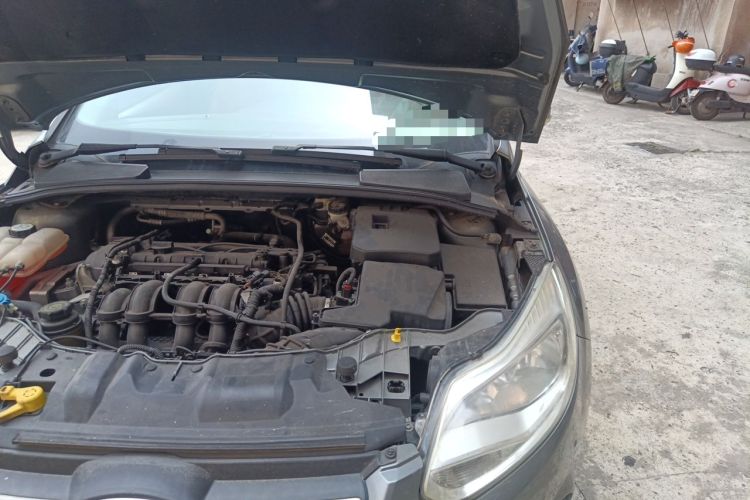Used Ford Focus 2012 Sedan 1.6L Automatic Comfort Model Engine Bay Left