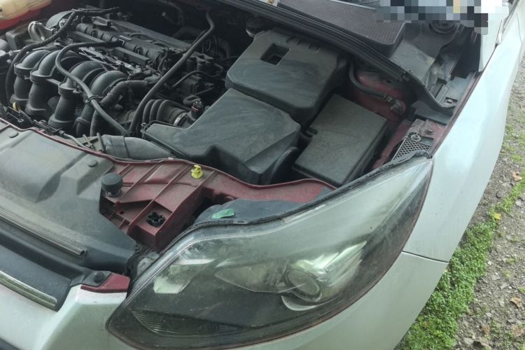 Used Ford Focus 2012 Hatchback 1.6L Automatic Fashion Edition Engine Bay Left