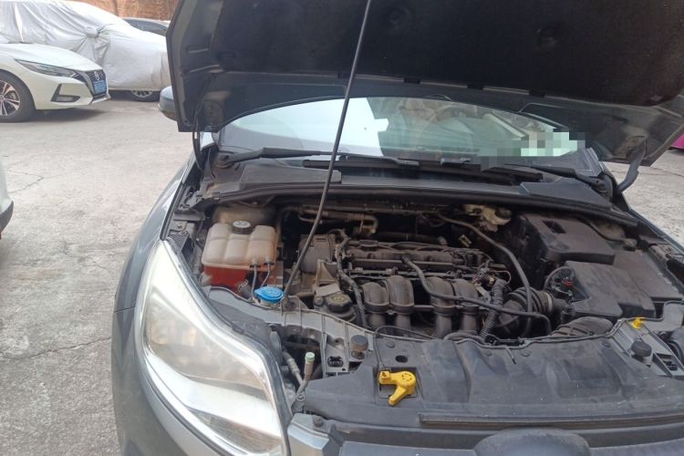 Used Ford Focus 2012 Sedan 1.6L Automatic Comfort Model Engine Bay Right