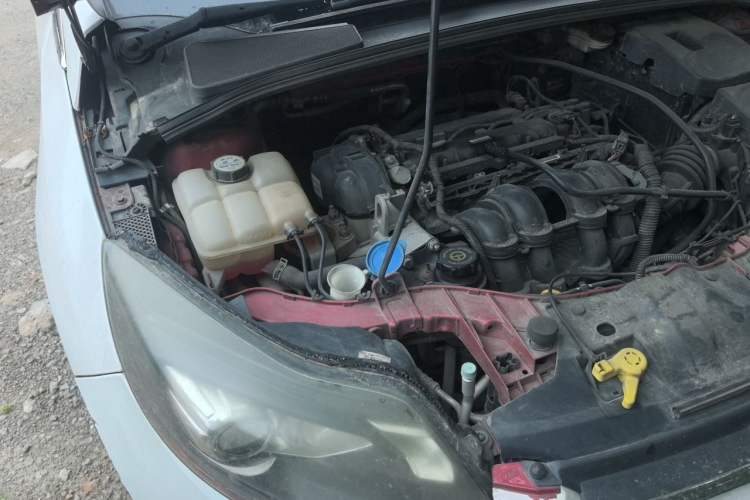 Used Ford Focus 2012 Hatchback 1.6L Automatic Fashion Edition Engine Bay Right