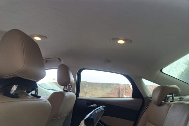 Used Ford Focus 2012 Sedan 1.6L Automatic Comfort Model Headliner
