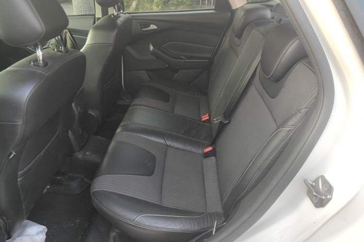 Used Ford Focus 2012 Hatchback 1.6L Automatic Fashion Edition Left Rear Seat