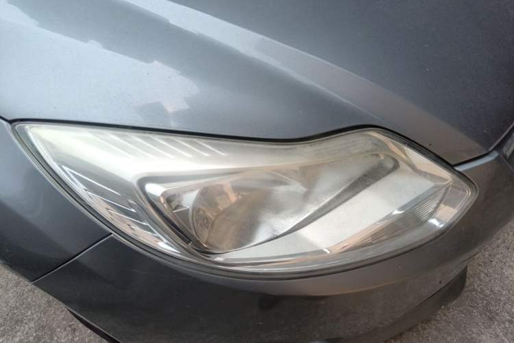 Used Ford Focus 2012 Sedan 1.6L Automatic Comfort Model Right Front Headlight