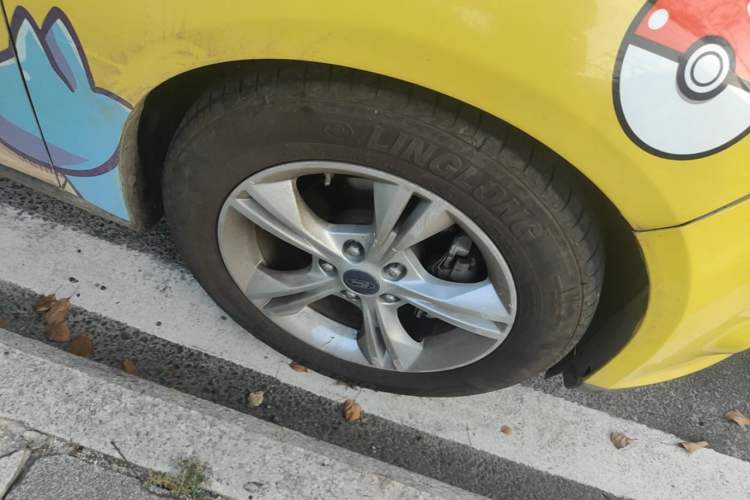 Used Ford Focus 2012 Hatchback 1.6L Automatic Fashion Edition Right Front Wheel Hub