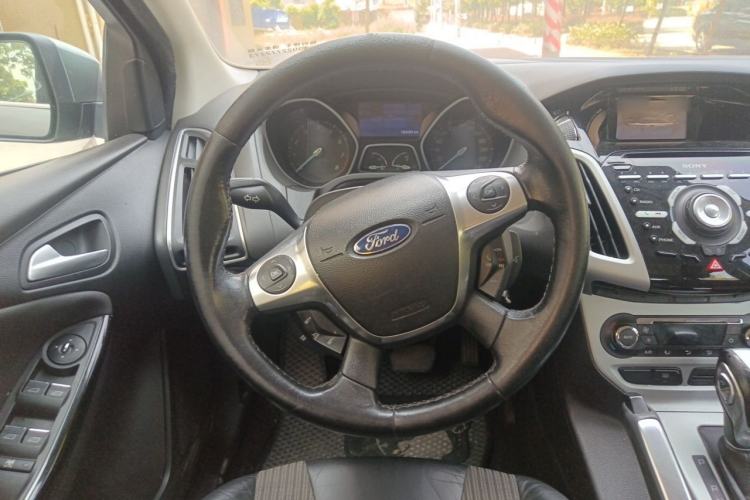 Used Ford Focus 2012 Hatchback 2.0L Automatic Luxury Sport Model Steering Wheel
