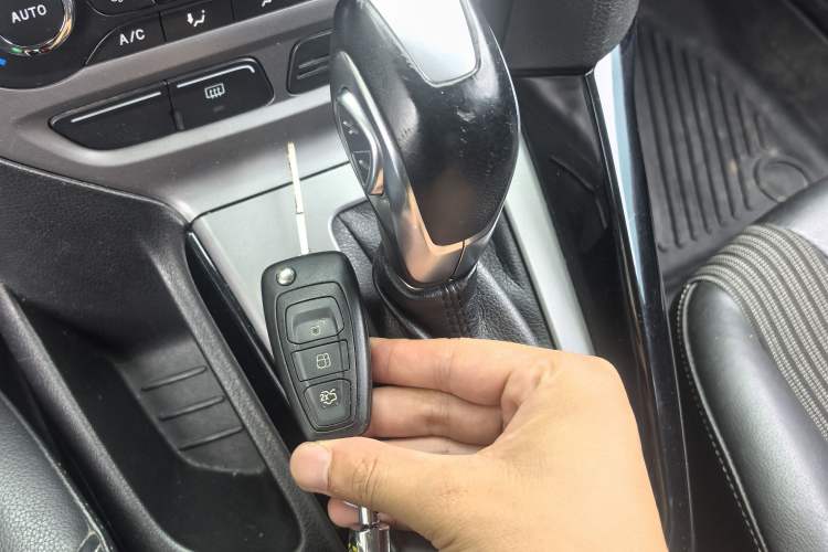 Used Ford Focus 2012 Hatchback 1.6L Automatic Fashion Edition Vehicle Key