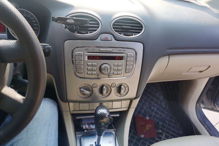 Used Ford Focus 2012 Hatchback Classic 1.8L Automatic Fashion Edition Audio And AC Panel