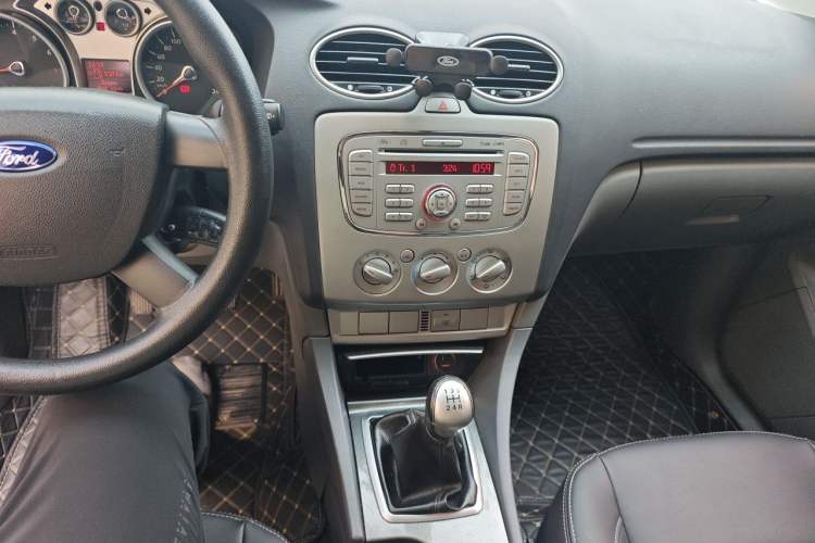 Used Ford Focus 2012 Hatchback Classic 1.8L Manual Base Model Audio And AC Panel
