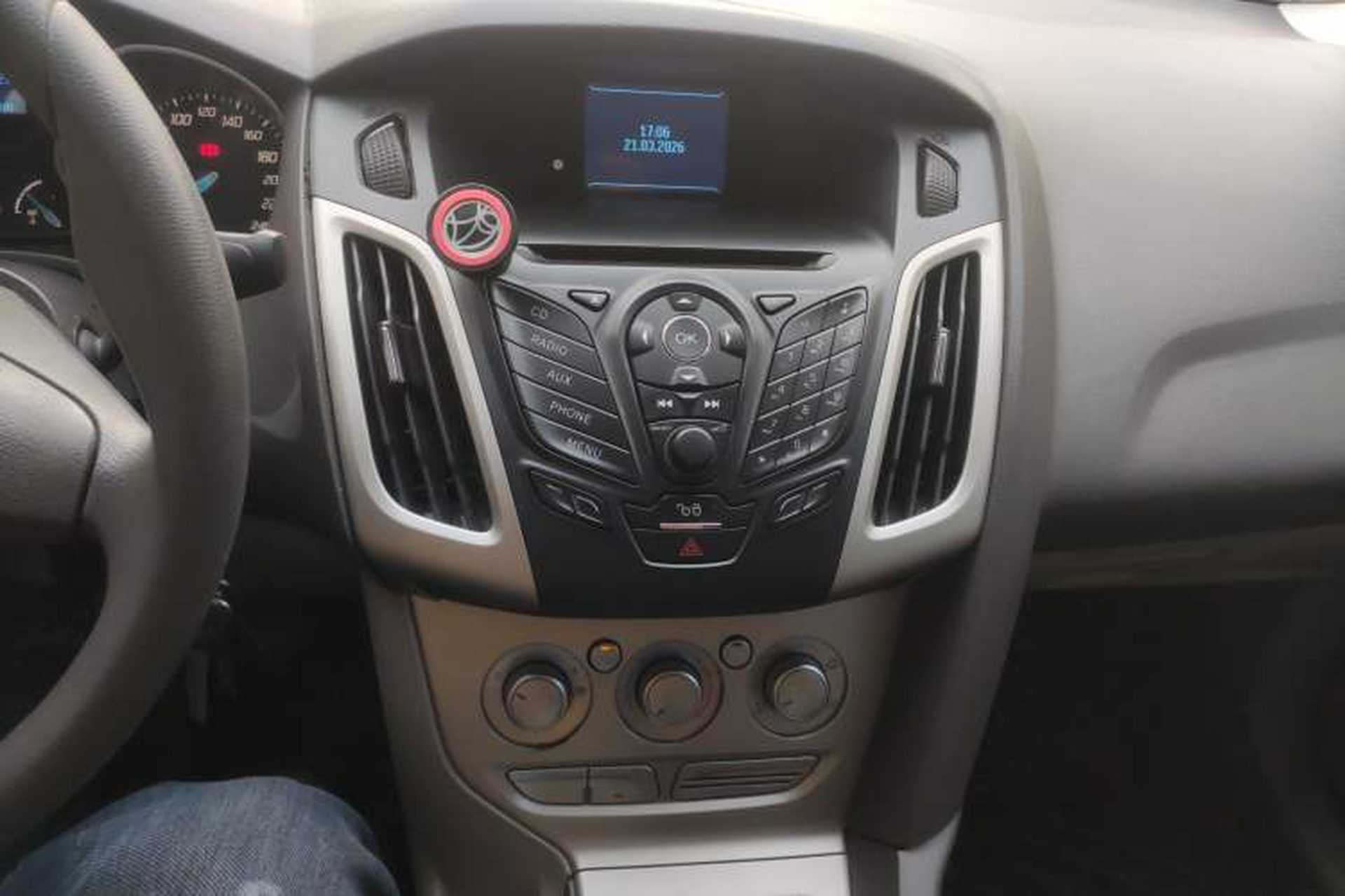 Used Ford Focus 2012 Sedan 1.6L Manual Comfort Model Audio And AC Panel