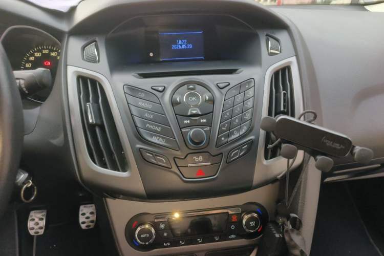 Used Ford Focus 2012 Sedan 1.6L Manual Fashion Edition Audio And AC Panel