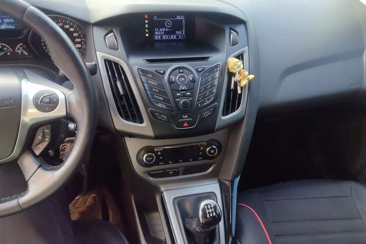 Used Ford Focus 2012 Sedan 1.6L Manual Fashion Edition Audio And AC Panel