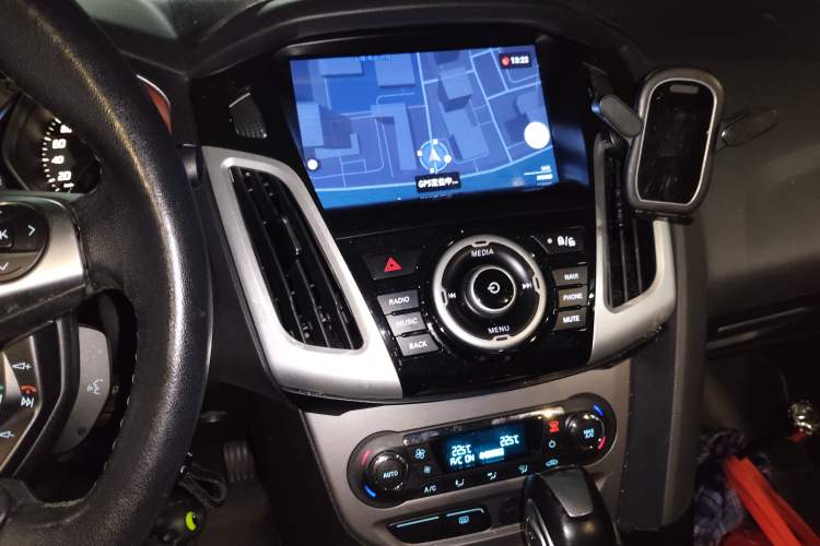 Used Ford Focus 2012 Sedan 1.6L Automatic Fashion Edition Audio And AC Panel