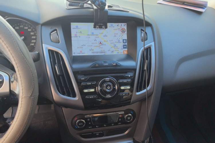 Used Ford Focus 2012 Sedan 1.6L Manual Fashion Edition Audio And AC Panel