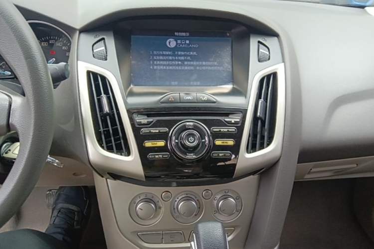 Used Ford Focus 2012 Sedan 1.6L Automatic Comfort Model Audio And AC Panel