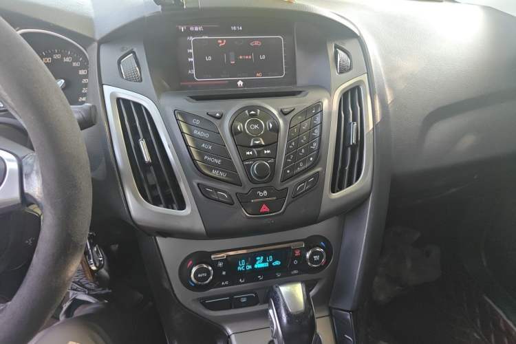 Used Ford Focus 2012 Sedan 1.6L Automatic Fashion Edition Audio And AC Panel