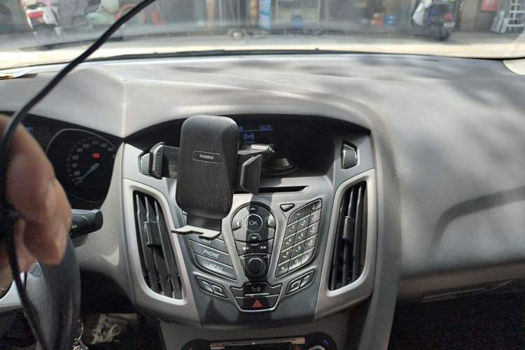 Used Ford Focus 2012 Sedan 1.6L Manual Fashion Edition Audio And AC Panel