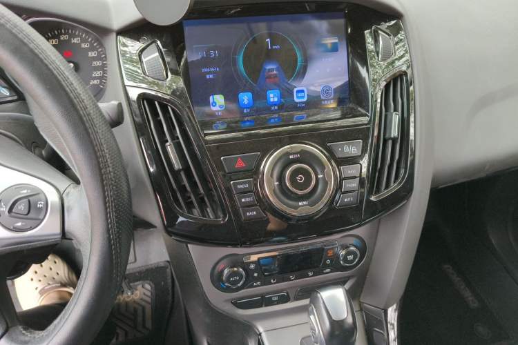 Used Ford Focus 2012 Sedan 1.6L Automatic Fashion Edition Audio And AC Panel