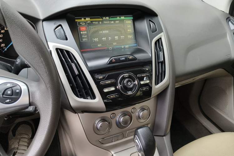 Used Ford Focus 2012 Sedan 1.6L Automatic Comfort Model Audio And AC Panel