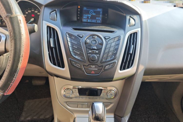Used Ford Focus 2012 Sedan 1.6L Automatic Fashion Edition Audio And AC Panel