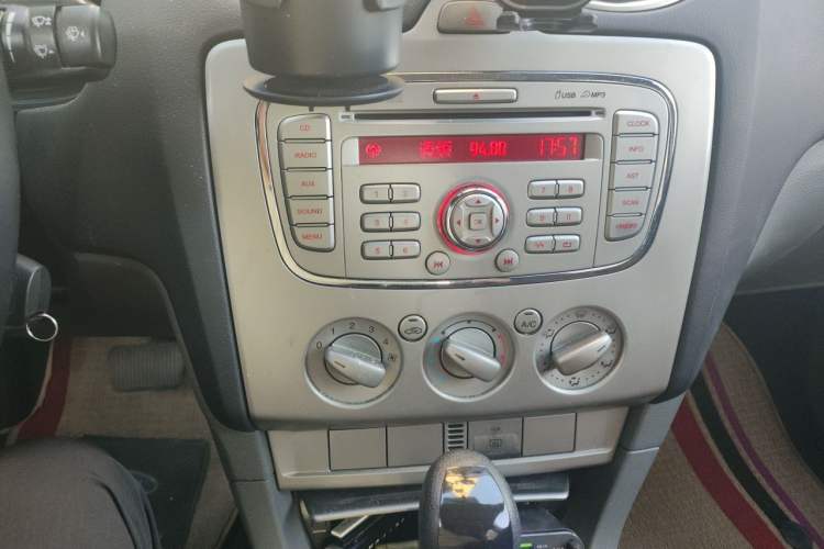 Used Ford Focus 2012 Hatchback Classic 1.8L Automatic Base Model Audio And AC Panel