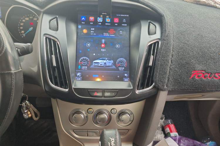 Used Ford Focus 2012 Sedan 1.6L Automatic Comfort Model Audio And AC Panel