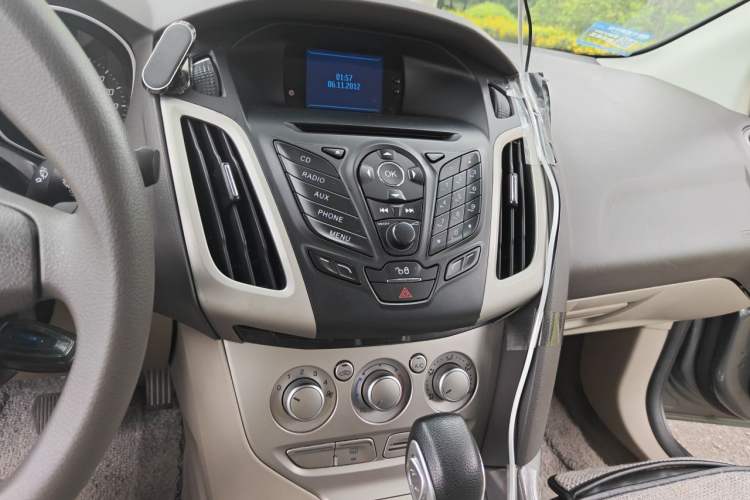 Used Ford Focus 2012 Sedan 1.6L Automatic Comfort Model Audio And AC Panel