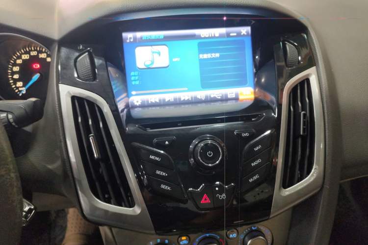 Used Ford Focus 2012 Sedan 1.6L Automatic Comfort Model Audio And AC Panel