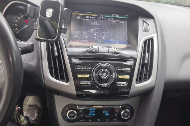 Used Ford Focus 2012 Sedan 1.6L Manual Fashion Edition Audio And AC Panel