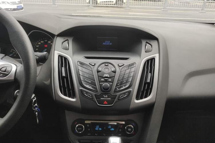 Used Ford Focus 2012 Sedan 1.6L Automatic Fashion Edition Audio And AC Panel