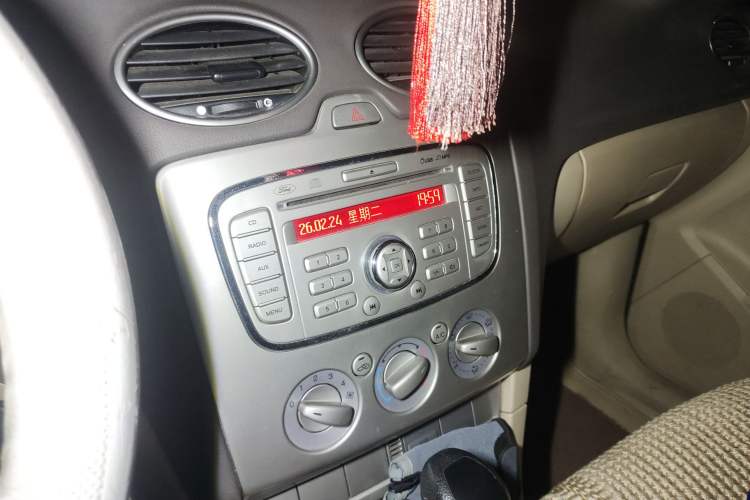 Used Ford Focus 2012 Sedan Classic 1.8L Automatic Fashion Edition Audio And AC Panel